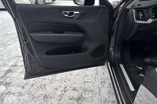 Volvo XC60 B4 B Plus Dark