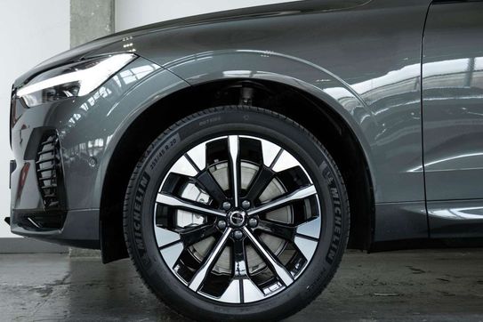 Volvo XC60 B5 AWD Ultra Dark