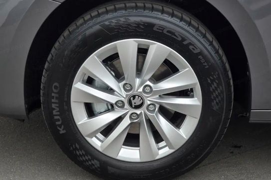 Skoda Octavia Drive Essence 1.5 TSI mHEV DSG