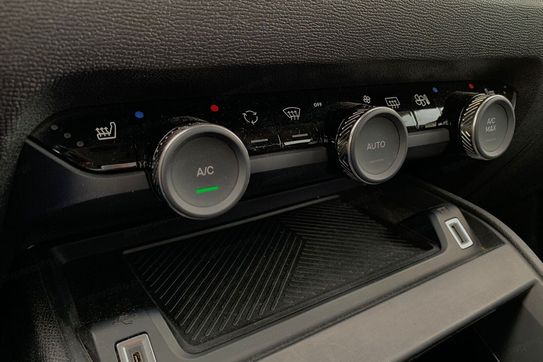 Citroen C4 X Puretech Shine S&S EAT8