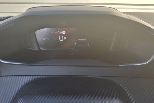 Peugeot 2008 ALLURE 1.2 mHEV e-DCS6