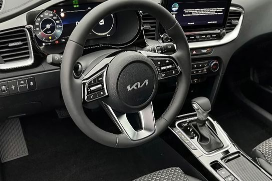 Kia Ceed 1.5 T-GDI Business Line DCT