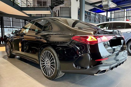 Mercedes Klasa E 200  4-Matic AMG