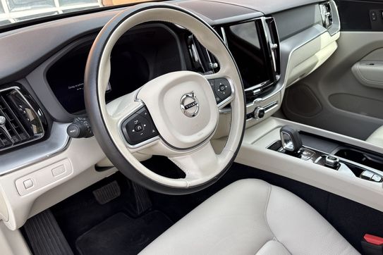 Volvo XC60 B4 D Momentum Pro