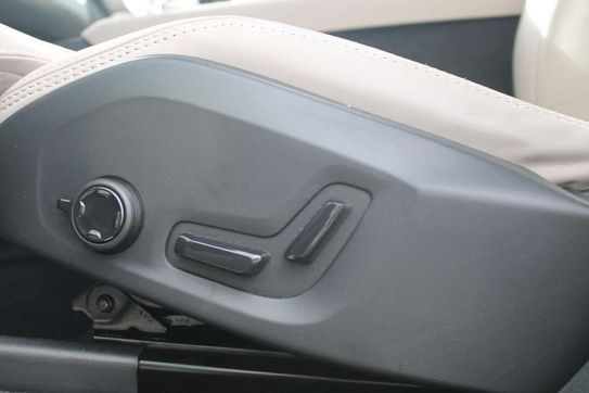 Volvo XC90 T8 AWD Plug-In Hybrid Ultra Dark 7os