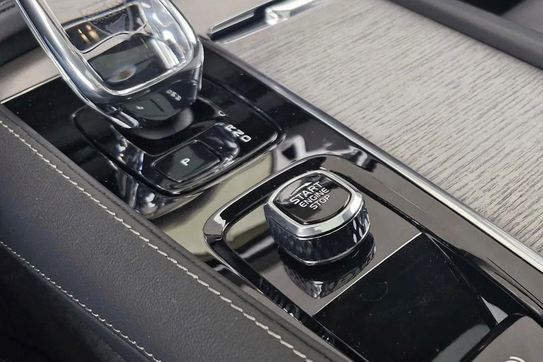 Volvo XC90 T8 AWD Plug-In Hybrid Ultimate Bright 7os aut