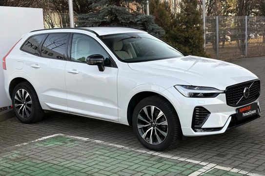 Volvo XC60 B5 B AWD Plus Dark