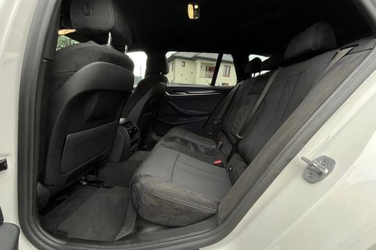 BMW Seria 5 530e xDrive M Sport sport-aut