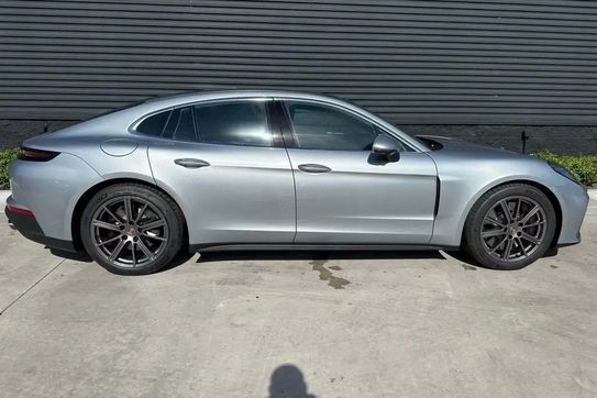 Porsche Panamera 4