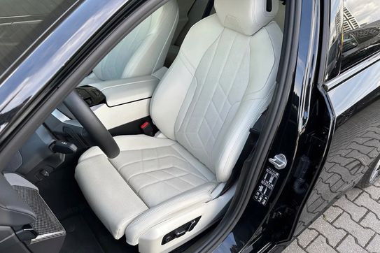 BMW Seria 5 Touring 520d xDrive M Sport