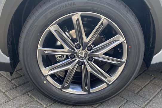 Lexus LBX Elegant 1.5 Hybrid