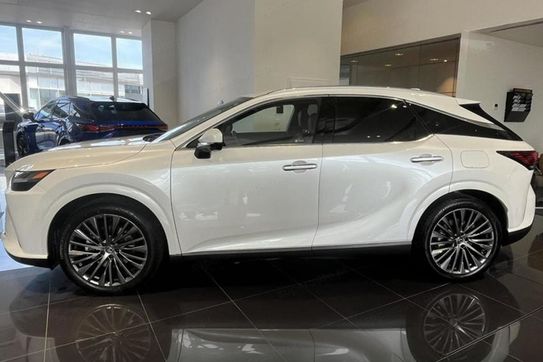 Lexus RX 350h Omotenashi