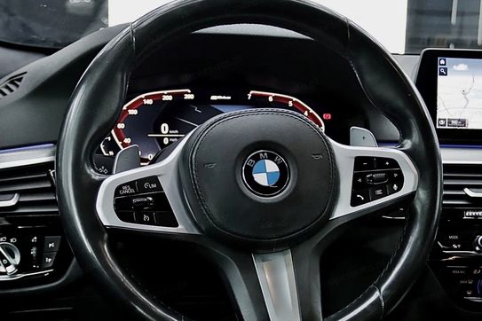 BMW Seria 5 530e xDrive M Sport