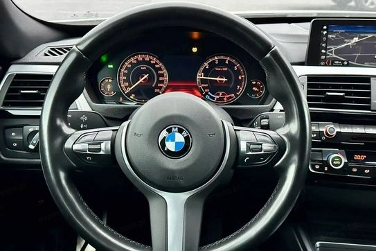 BMW Seria 3 320i M Sport