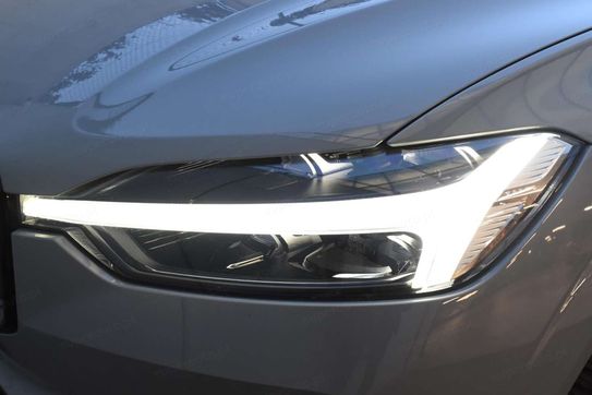 Volvo XC60 B5 AWD Plus Dark