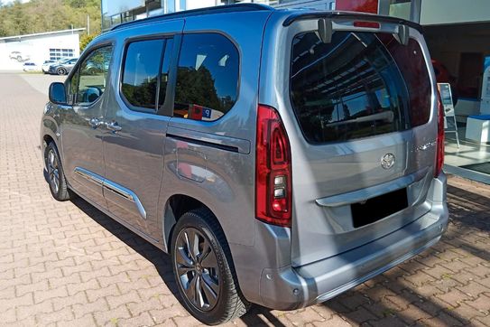 Toyota Proace City Verso Family MT6