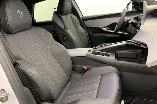 Peugeot 3008 GT 1.2 mHEV e-DCS6