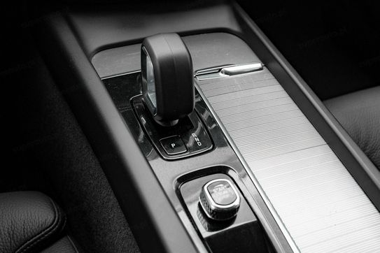 Volvo V60 B4 B Plus Dark