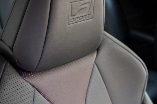 Lexus UX 300h F Sport AWD