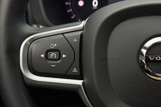 Volvo XC60 B4 D AWD Momentum Pro