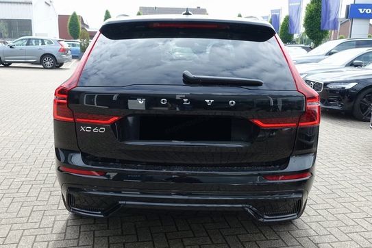 Volvo XC60 B5 AWD Ultra Dark
