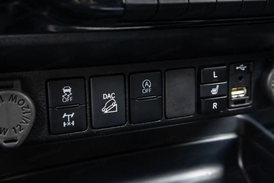 Toyota HiLux Double Cab SR5PLUS 4X4