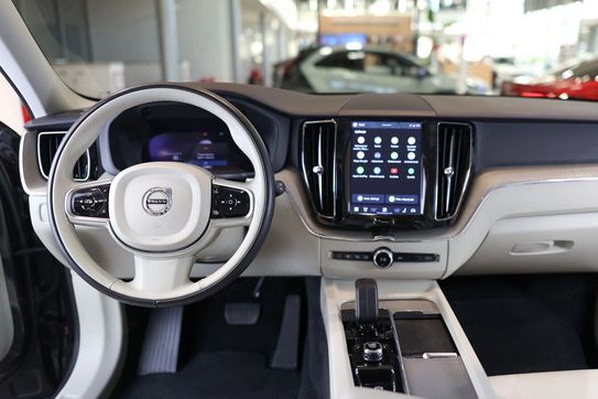 Volvo XC60 B4 D AWD Plus Bright aut
