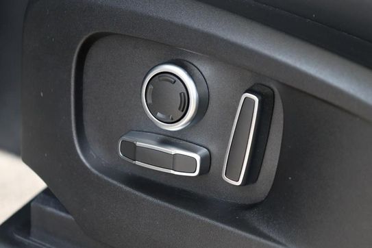 Land Rover Defender 130 5.0 P425 Outbound