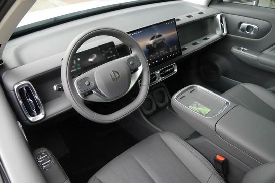 Leapmotor B10 Design Hybrid EV 18,8 kWh