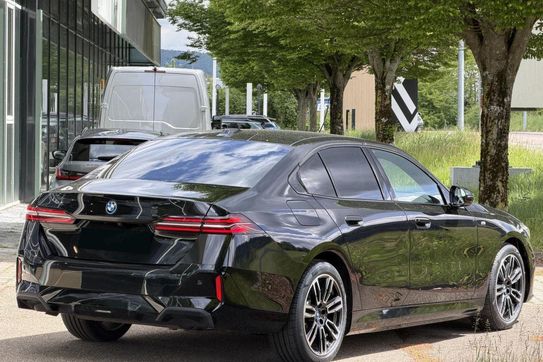 BMW Seria 5 530e xDrive M Sport