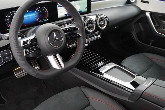 Mercedes CLA 200 AMG Line Shooting Brake