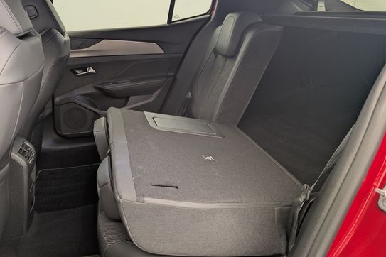 Peugeot 408 GT 1.2 mHEV e-DCS6