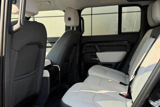 Land Rover Defender 110 D250 S