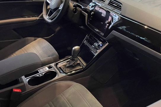 Volkswagen Touran Highline 1.5 TSI EVO DSG
