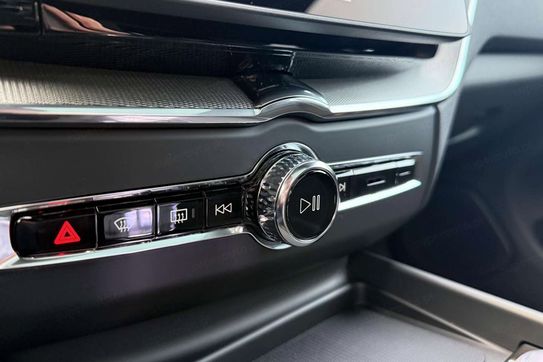 Volvo XC60 B5 AWD Ultra Black Edition