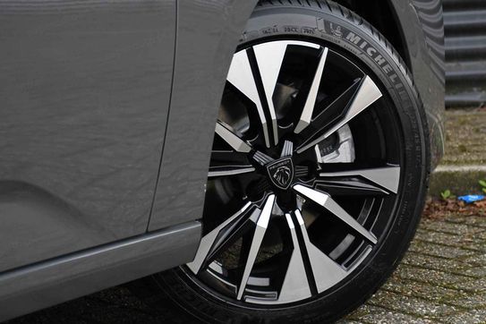 Peugeot 308 Allure S&S e-DCS6 1.2 mHEV