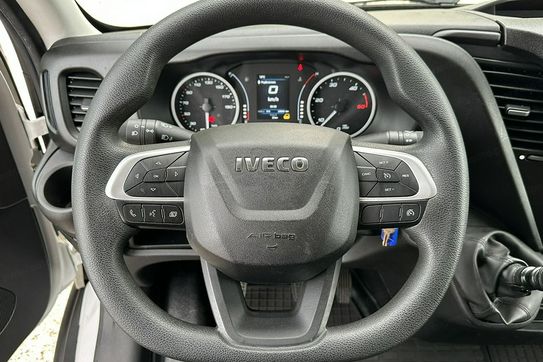 Iveco Daily 35S18 Plandeka + Winda