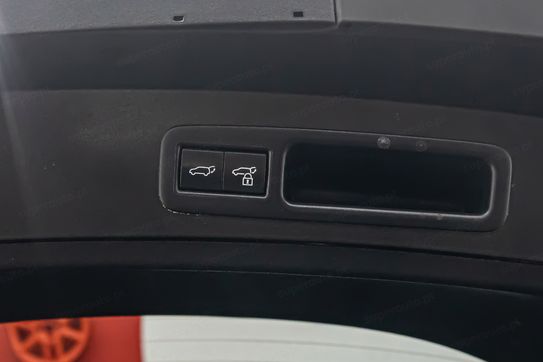 Lexus UX 250h F Impression