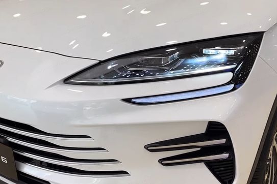 BYD Seal U DM-i  Design AWD