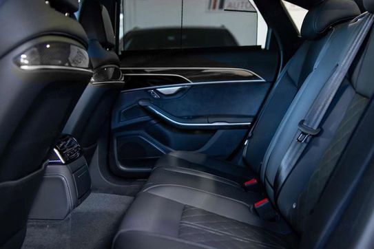 Audi A8 S8 TFSI quattro