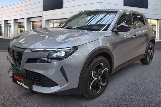 Alfa Romeo Junior Speciale Q4 eDCT