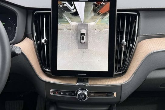 Volvo XC60 B5 AWD Ultra Dark