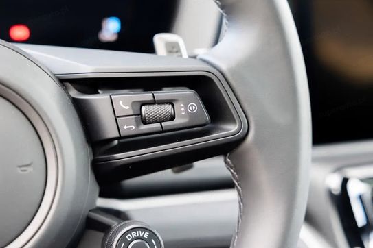 Porsche Panamera 4
