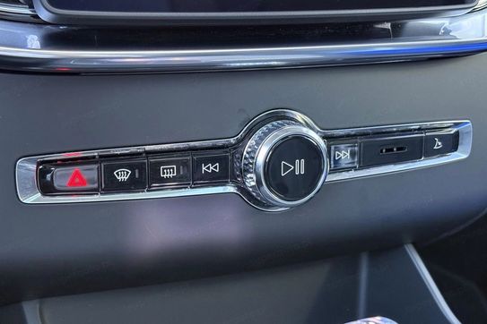 Volvo XC90 T8 AWD Plug-In Hybrid Ultra Dark 7os