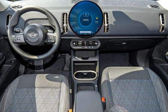 Mini Countryman D Linia Essential