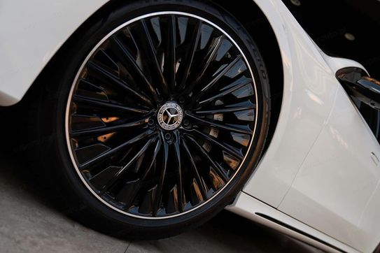 Mercedes E Klasa 300 de 4-Matic AMG