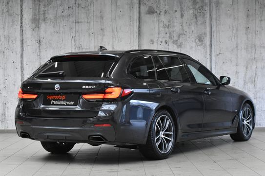 BMW Seria 5 520d xDrive M Sport mHEV aut
