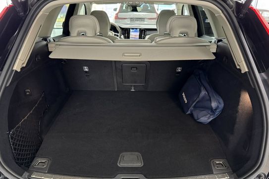 Volvo XC60 T6 Plug-In Hybrid AWD Plus Dark