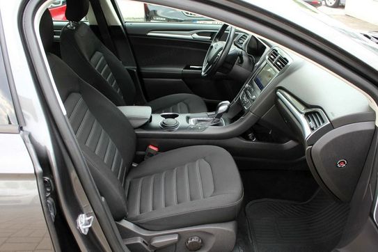 Ford Mondeo 2.0 Hybrid Trend