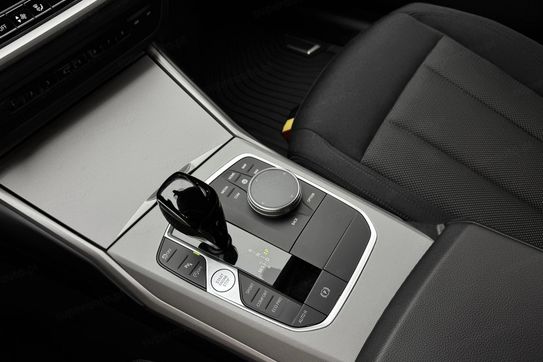 BMW Seria 3 318i aut